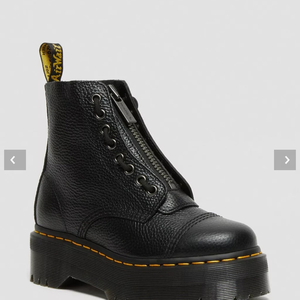 NWOT Dr. Martens Sinclair Platform Boots